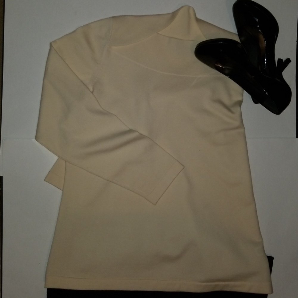 Banana Republic Extra Fine Merino Cream  Sweater
